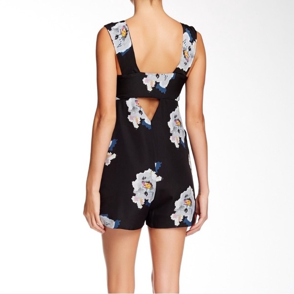 TAVIK™️ Floral Ward Romper (Size S.) - Picture 3 of 5